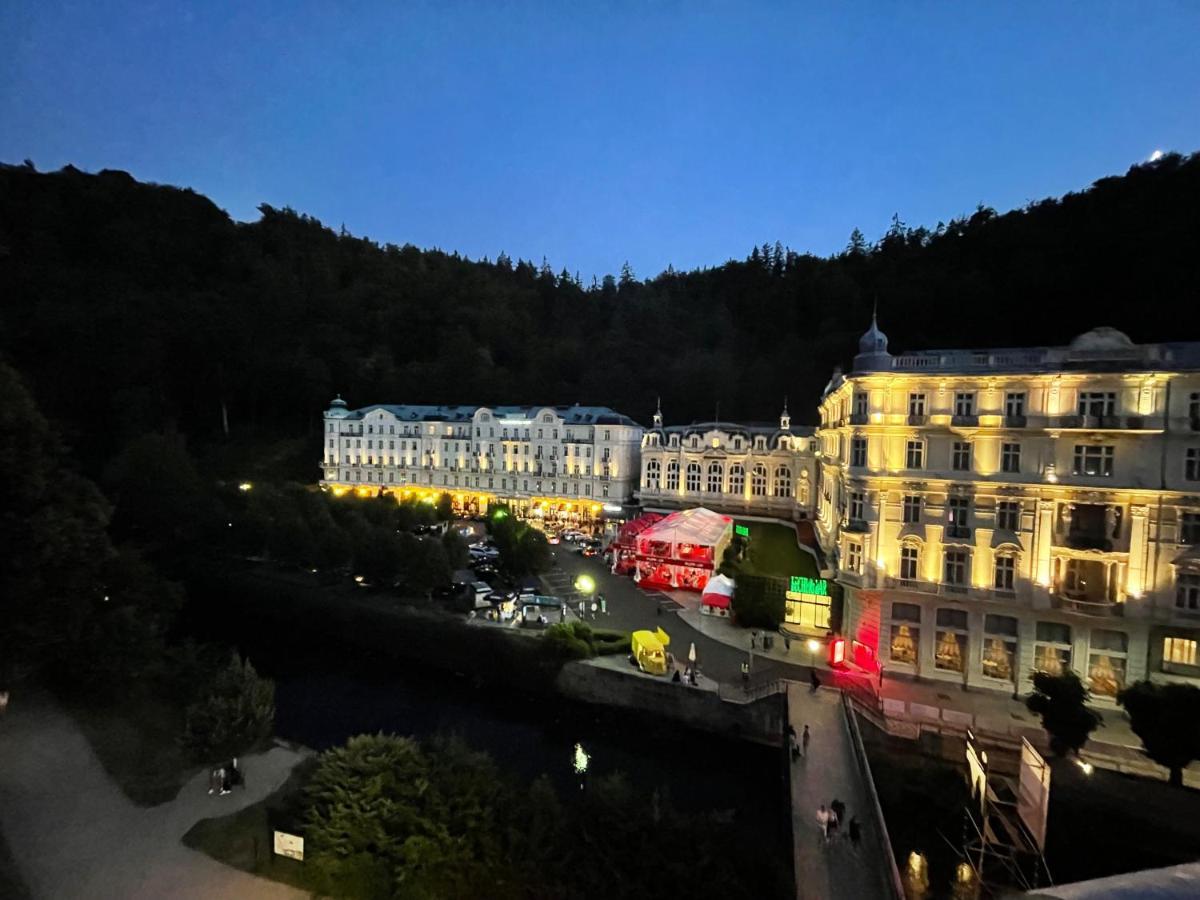 Riverside Apartment Karlovy Vary Bagian luar foto